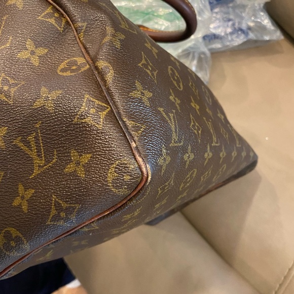 Authentic Vintage Louis Vuitton monogram Speedy 30 hand bag - Picture 14 of 16